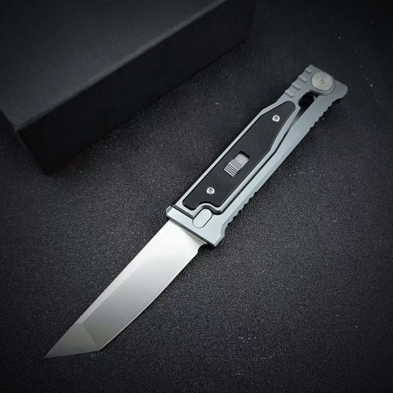Reaven Gravity Knife | Stylish Design with Secure Mechanism