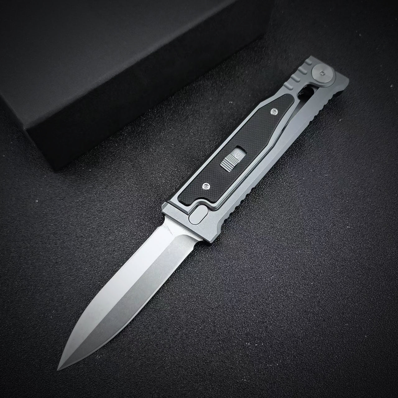 Reaven Gravity Knife | Stylish Design with Secure Mechanism