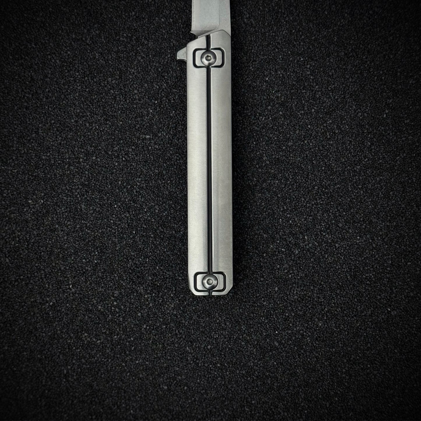 Razon Fang Knife | D2 Steel Blade with Rugged Elegance