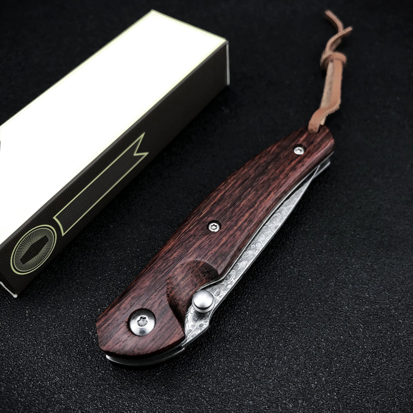 RadiantWood knife